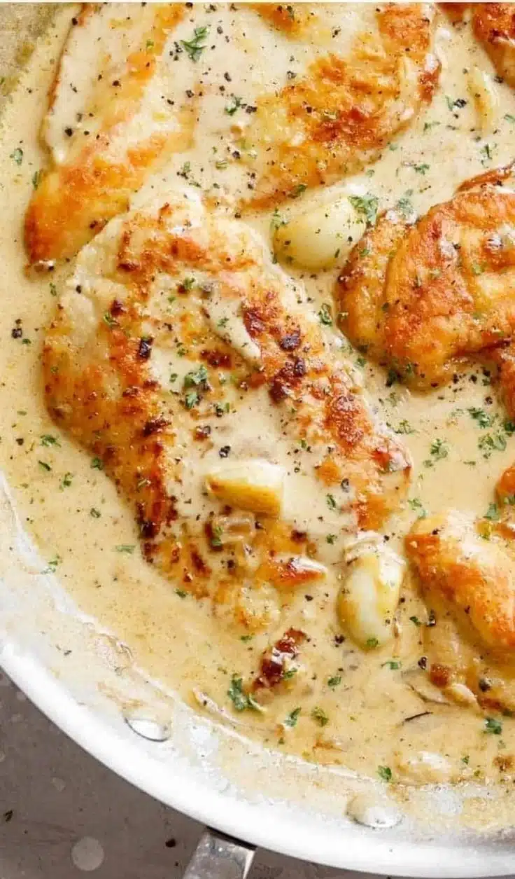 Chicken Breasts in Creamy Garlic Sauce